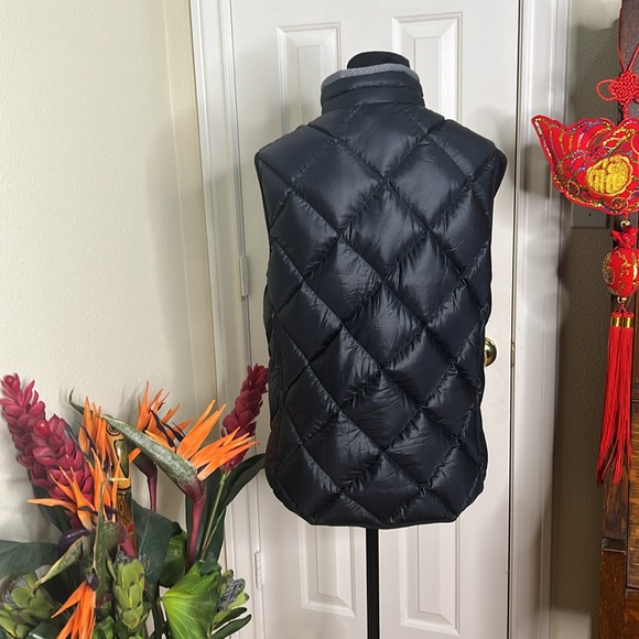 Moncler Black Quilted Women's Vest - Picture 4 of 9